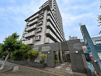 外観：平成27年9月フルリフォーム済みマンション！