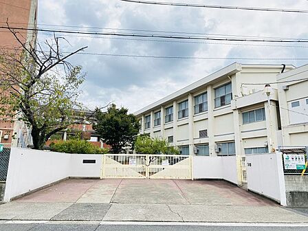 千代田橋小学校まで1100m　徒歩約14分