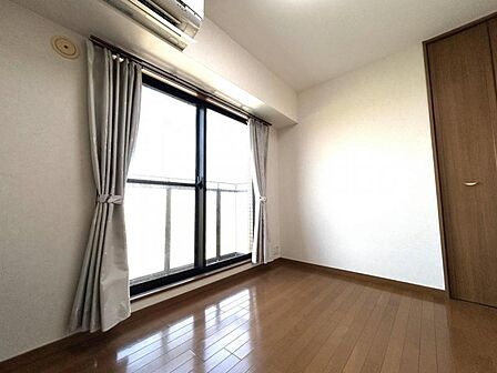 各居室には収納が完備され、お部屋がスッキリ片付きます♪