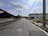 外観：見通しの良い直線道路。毎日の駐車も安心です！
