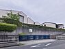 周辺：南中学校まで　1300m　徒歩約17分　教育目標：知徳体の調和のとれた、こころ豊かで実践力のある人間の育成。