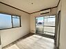 リビング/ダイニング：蒲郡駅徒歩6分の駅近マンション、最上階、角部屋につき日当たり通風良好です♪
