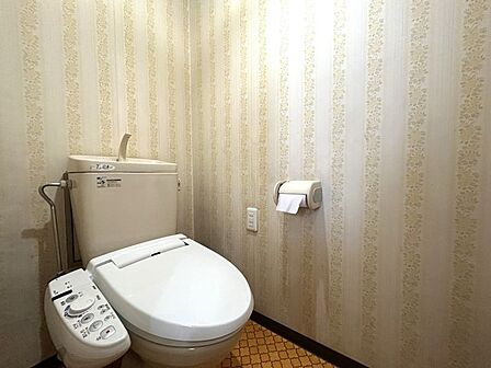 温水洗浄便座でトイレのあとも清潔に保てますね♪
