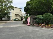 大門小学校まで870m　徒歩約11分