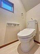 トイレは各階に完備！朝の混雑時や夜間も気兼ねなく使えて安心です♪