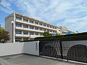竜南中学校まで　900m　徒歩約12分●愛知県岡崎市緑丘にある公立中学校。「質実剛健」を校風として受け継ぎ、知・徳・体の調和のとれた、たくましく心豊かな生徒の育成をめざします。