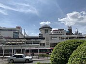 豊田市駅まで　972m　徒歩約13分●知立方面、赤池伏見上定井方面の地下鉄乗り換え可能　改札外では参合館・名鉄トヨタホテル、KITARAを結ぶ通路有　愛環新豊田駅も利用可能