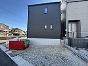 バス停まで徒歩約9分でおでかけに便利です！