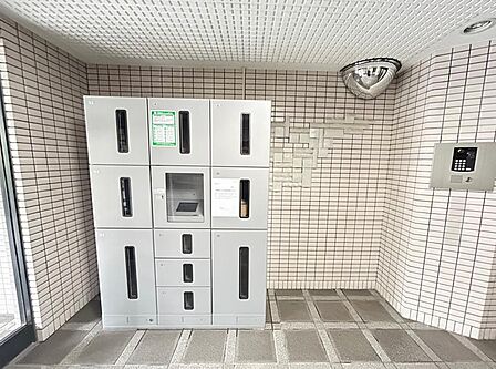 不審者の心配無用！宅配BOX付です。