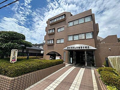 外観:専有面積70m2超えの3LDK!小中学校が近く、お子様の通学に便利な立地です♪ 外観:専有面積70m2超えの3LDK!小中学校が近く、お子様の通学に便利な立地です♪