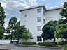 周辺：井郷中学校まで　314m　徒歩約4分●【校訓】自ら考え、進んで実行する生徒　＜磨き合う＞　＜励まし合う＞　＜鍛え合う＞　に力を入れている。