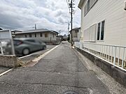 小学校徒歩約10分、中学校徒歩約10分！徒歩圏内に商業施設も揃っており暮らしやすいです♪
