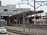 周辺：前後駅まで　733m　徒歩約10分●急行電車停車駅。駅の北側には「コープあいち」や業務用スーパー「アミカ豊明店」など周辺環境が充実しているため、帰宅時の買い物にも便利です。