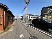 徒歩圏内にコンビニやスーパーがあり日常の買い物にも便利です♪
