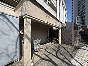 屋根付きのため、雨が降っても自転車が濡れる心配がございません◎