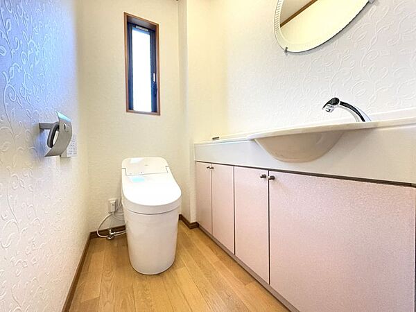 トイレを拡大表示