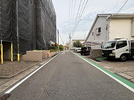 コンビニやドラックストアなどが徒歩10分圏内にありますので日常のお買い物にも困りません