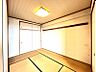 室内：扉を閉めて、客間としてもお使いいただけます。