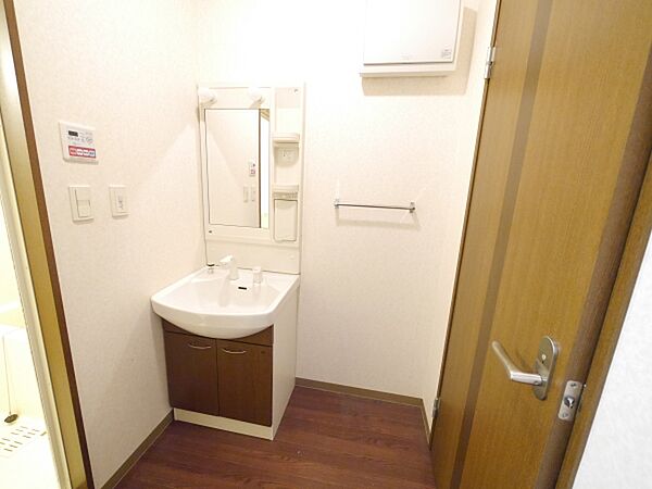 apartment 茨城県北茨城市中郷町小野矢指
中郷町小野矢指の賃貸情報を見る
物件地図