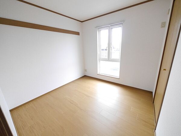 apartment 茨城県北茨城市中郷町小野矢指
中郷町小野矢指の賃貸情報を見る
物件地図