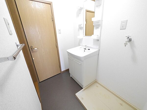 apartment 茨城県北茨城市中郷町小野矢指
中郷町小野矢指の賃貸情報を見る
物件地図