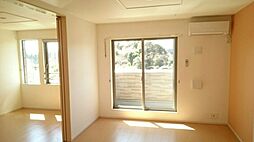 ウィング・コート III 201号室 2階2LDKのリビング/ダイニング