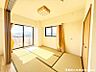 室内：リビングに隣接する和室はとても過ごしやすい空間。開放しても仕切っても用途は多彩です。