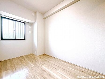 家族一人ひとりの大切なプライベート空間。趣味・感性で個性的に飾って頂ける様なシンプルな仕上げ。