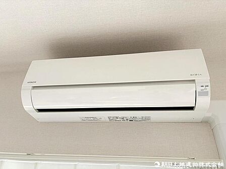 LDKにエアコンを設置済み。入居後すぐに快適な室温で過ごせるため、初期費用を抑えられ、暑い夏や寒い冬にも便利です。