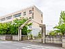 周辺：八潮市立八潮中学校 徒歩7分。 520m