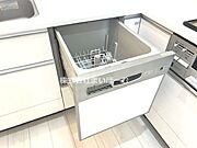 【食洗機】フルオープンの食洗機搭載のシステムキッチン♪食器を洗っている間に、お洗濯物を畳んだり出来て、家事効率がＵＰ♪