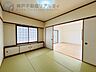 寝室：角部屋は風通しも良く、隣と接していない為、生活音を気にせず過ごせます。