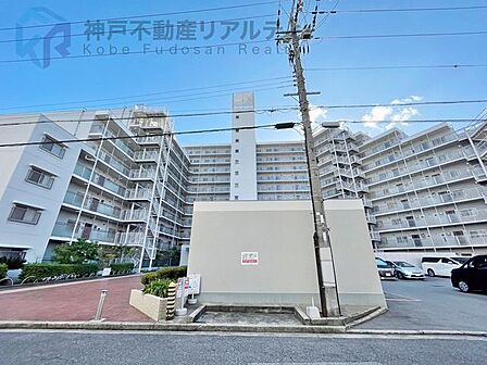 ・スーパーやドラッグストアが徒歩10分圏内♪生活便利♪