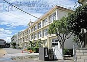 明石市立山手小学校 徒歩8分。 590m