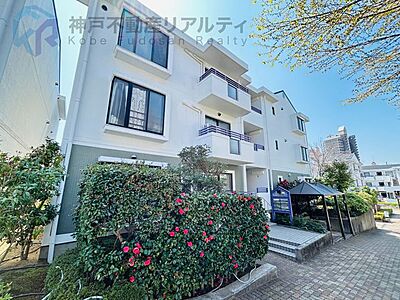 外観：◇低層3階建てマンションの最上階♪南向き♪