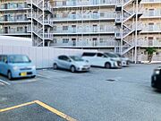 ・駐車場6300円/月（空き状況要確認）