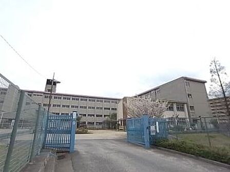 神戸市立花谷小学校 徒歩19分。 1450m
