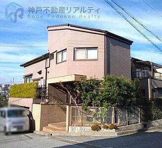 外観:・建物面積63.8坪ございます♪ 外観:・建物面積63.8坪ございます♪