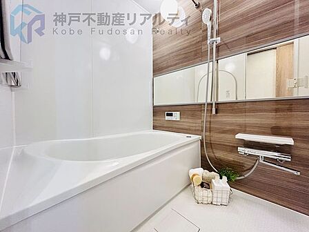 スイッチ一つで給湯から追い炊きまで可能なオートバス!