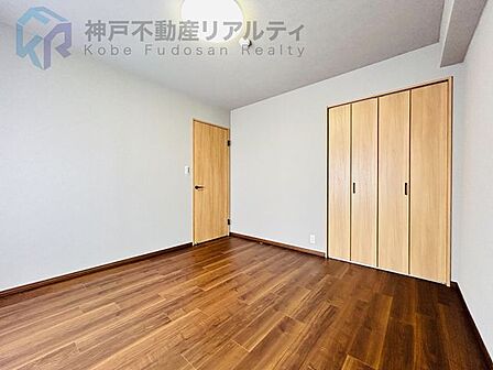 (リフォーム内容)キッチン、浴室、洗面、トイレ新調電気温水器新調、建具交換、洗濯パン新調照明器具一式