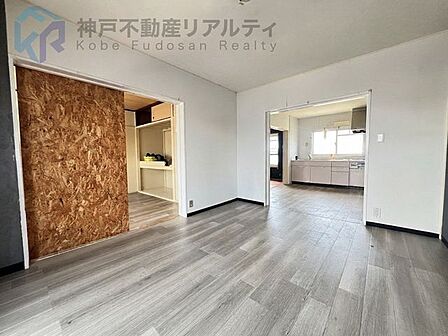 LDK11.5帖ございます♪※画像加工済み。家具消し写真です。