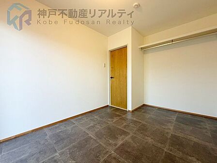 洋室がございます♪おしゃれな床材♪