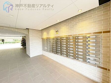 神戸新交通線「みなとじま」駅まで徒歩5分♪