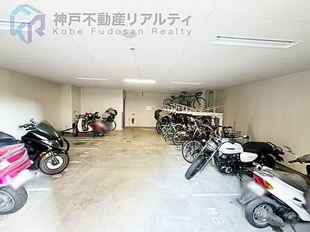 ・バイク置き場もございます♪