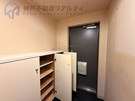 ・玄関収納ございます♪