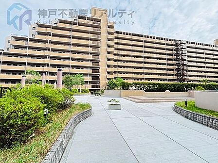8階部分！南西角部屋♪日当たり・通風良好♪