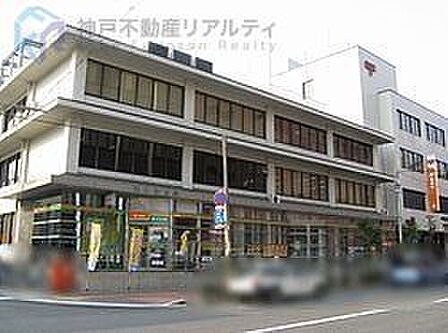 明石郵便局 徒歩13分。 1000m