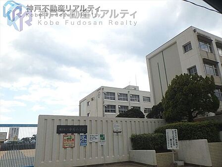 明石市立中崎小学校 徒歩14分。 1090m