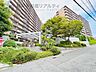 外観：バス停が徒歩2分♪通勤通学やお出かけにも助かりますね♪