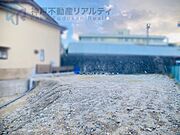 長坂中学校：徒歩6分(約460ｍ)